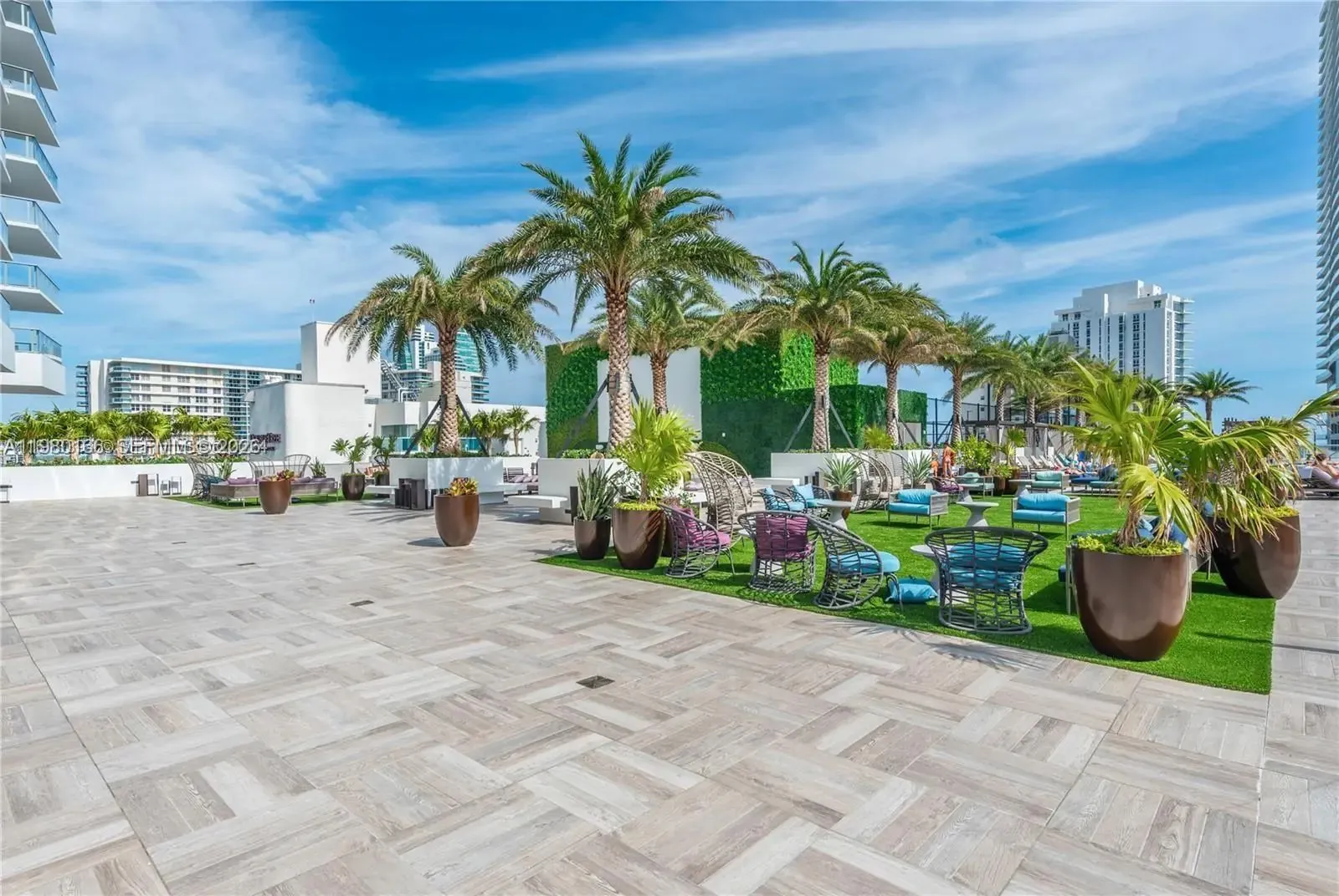 Outdoor lounge
