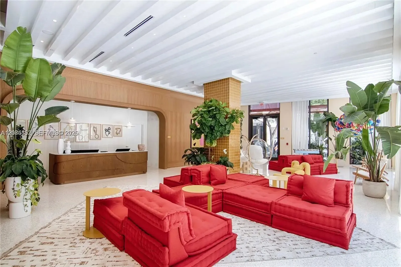 Lobby lounge